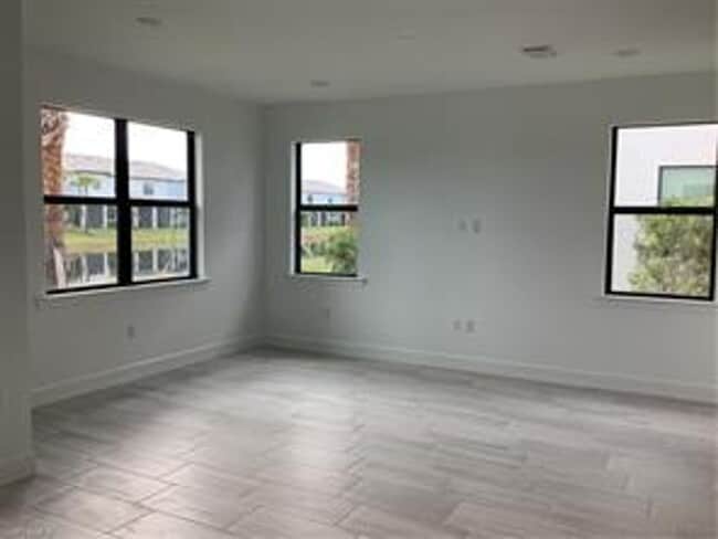 Building Photo - ANNUAL RENTAL - RENT IS NEGOTIABLE! 3 BED/...