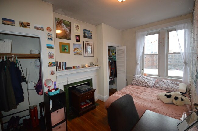 Building Photo - 66 Egmont St