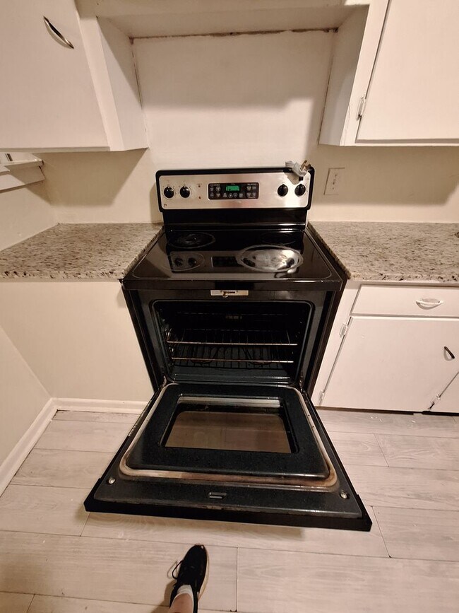 Foto del edificio - 1518 Victoria St