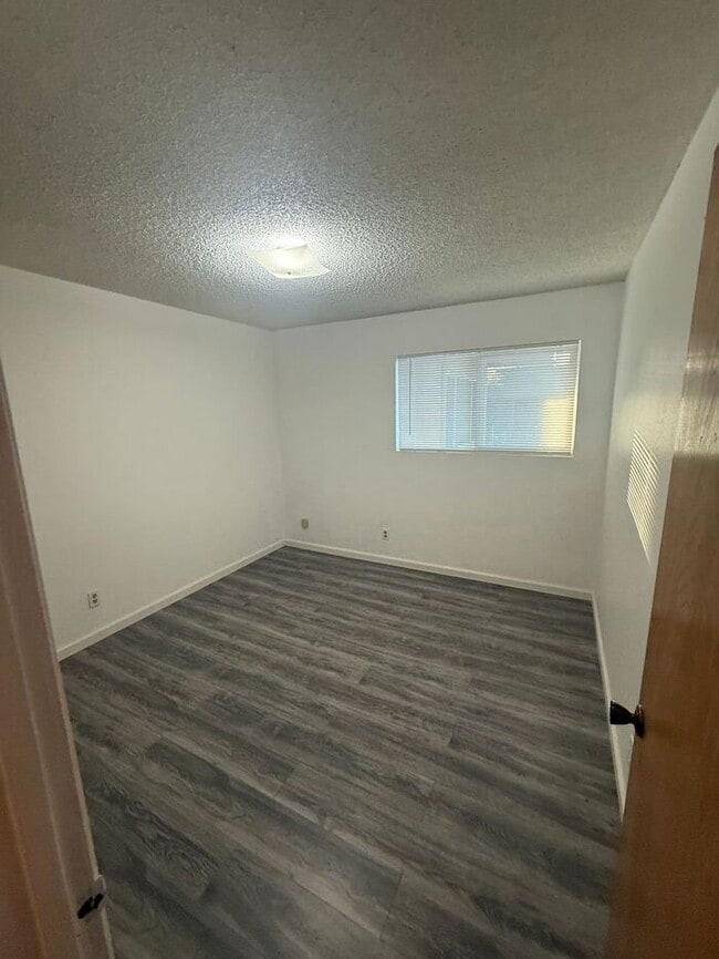 Building Photo - MOVE IN SPECIAL $500 OFF FIRST MONTH RENT ...