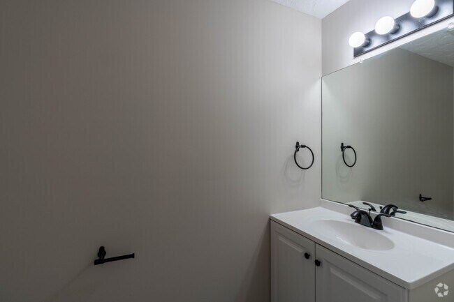 2 habitaciones, 1,5 baños - 140 m² - Baño - Pinnacle Townhomes