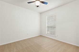 Building Photo - 8 Greentwig Pl