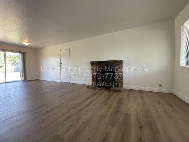 Foto del edificio - 470 Cimarron Dr