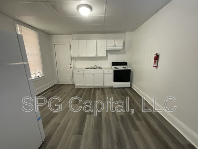 Building Photo - 342 Smyser St