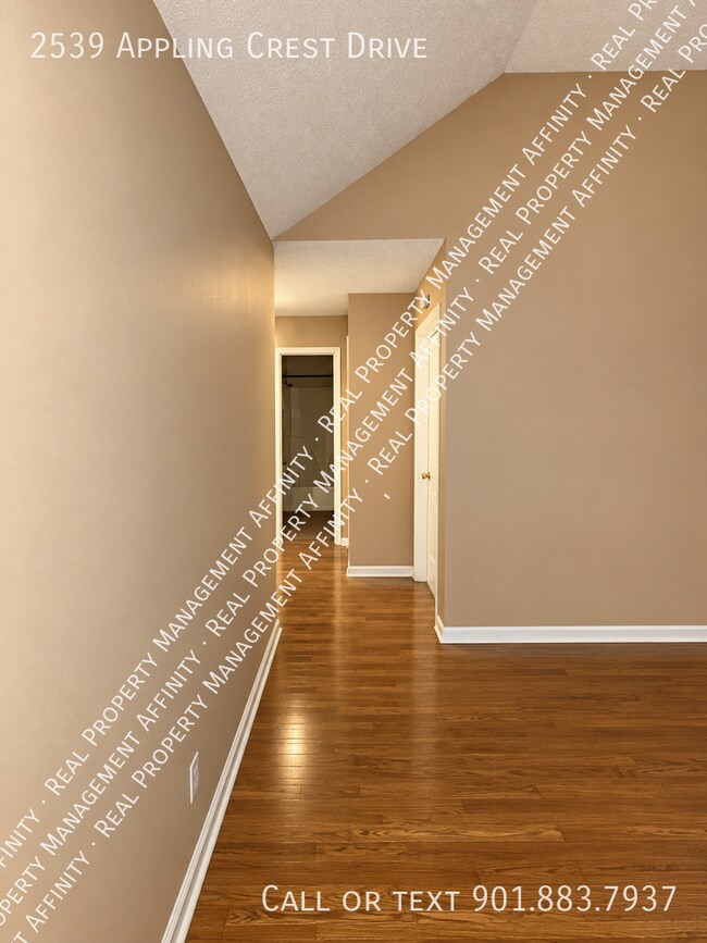 Building Photo - 2539 Appling Crest Dr