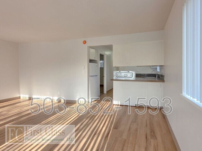 Foto del edificio - 12345 SW Hall Blvd