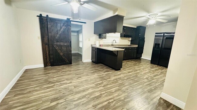 Building Photo - 14 Lamplight Ln