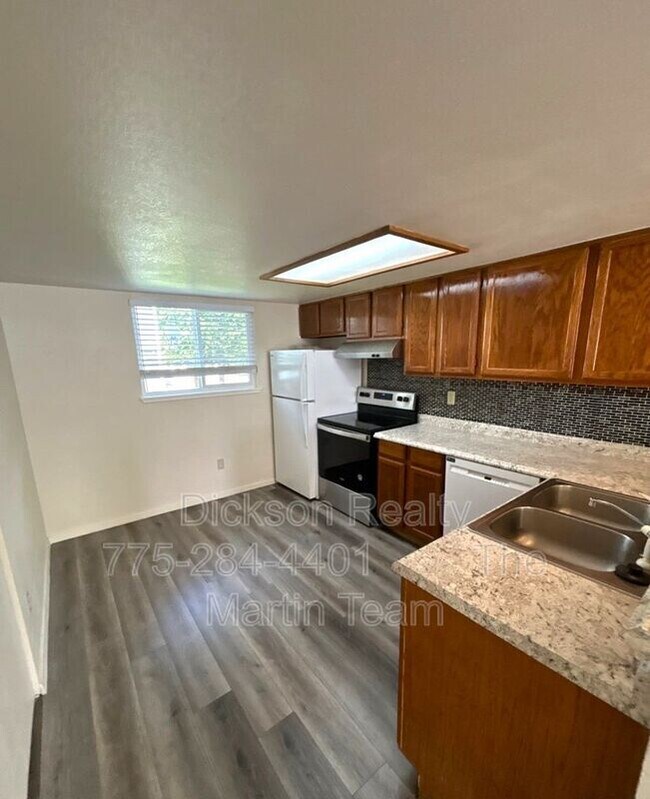Foto del edificio - 3673 Grant Dr