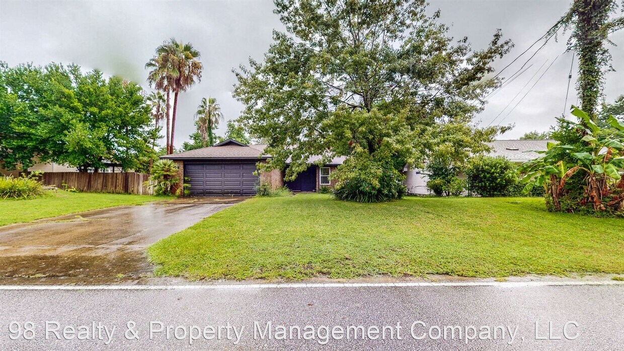 Foto principal - 3 br, 2 bath House - 1157 Bay Court