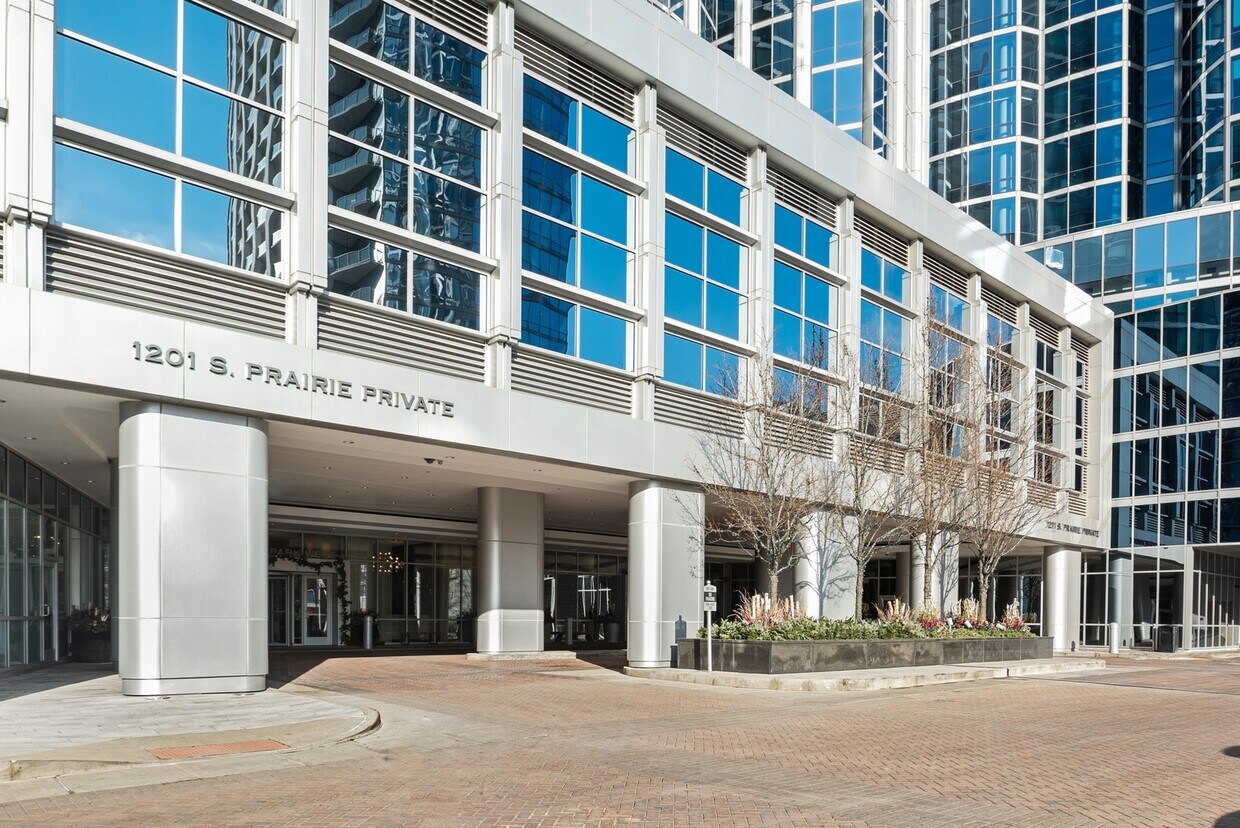 Foto principal - 1201 S Prairie Ave