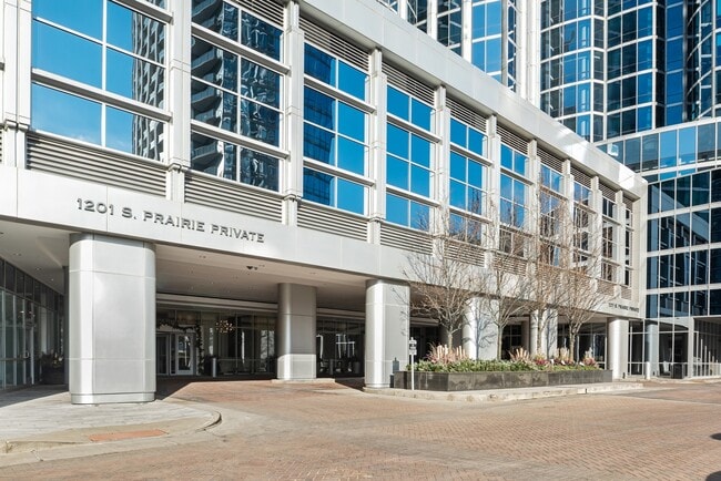 Building Photo - 1201 S Prairie Ave