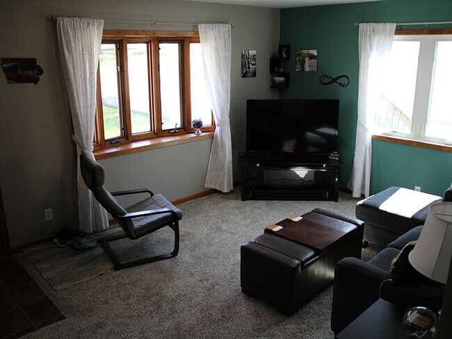 Foto del edificio - 2 bd 1ba house rent rent in Hudson, IA
