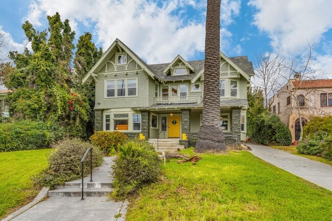 Photo - 4439 Victoria Park Dr Apartment