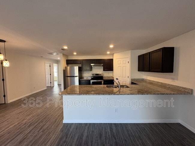 Building Photo - 1195 Highlands Rd