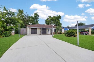 Building Photo - 9211 Clearway Dr