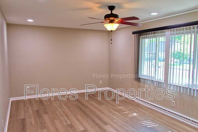 Building Photo - 1275 Geers Ave