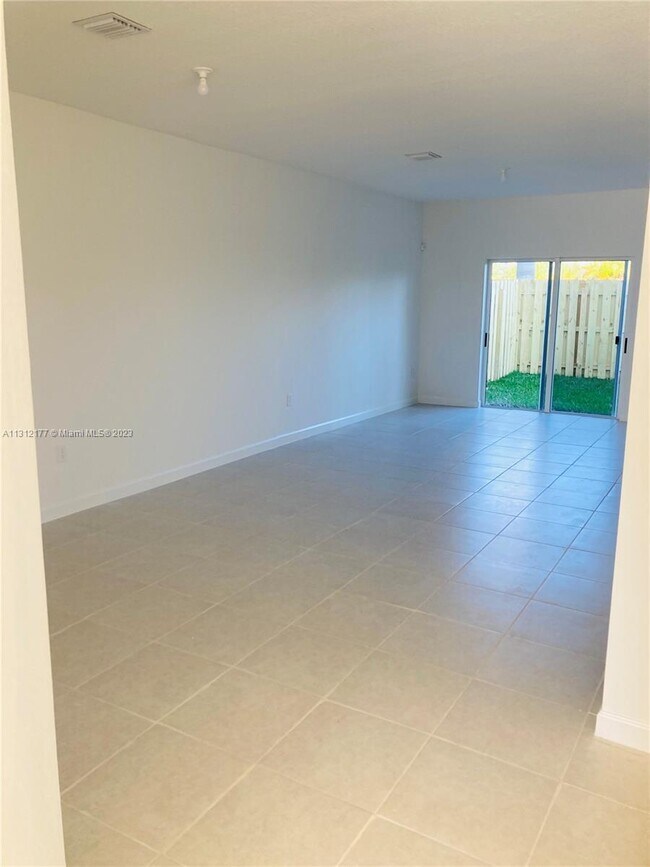 Foto del edificio - 2617 SE 10th St