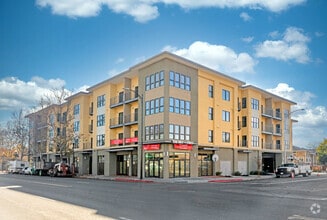 Building Photo - Neo on First