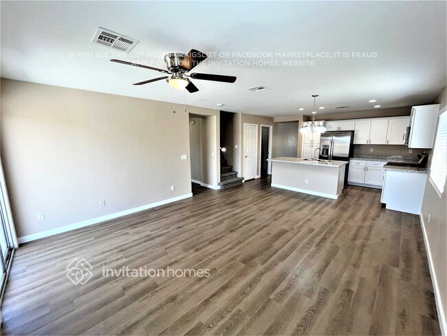 Building Photo - 11619 W Carol Ave