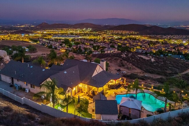 Building Photo - 27495 Linnel Ln