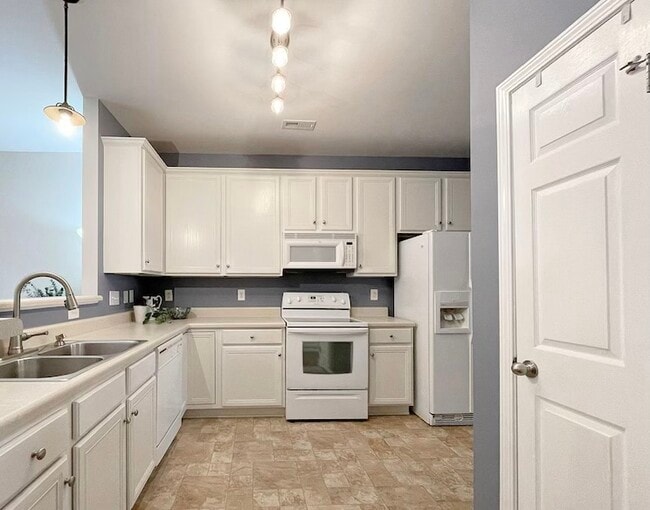 Foto del edificio - 2709 Willow Pines Pl