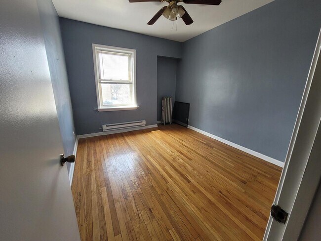 Building Photo - 10803 S Prairie Ave