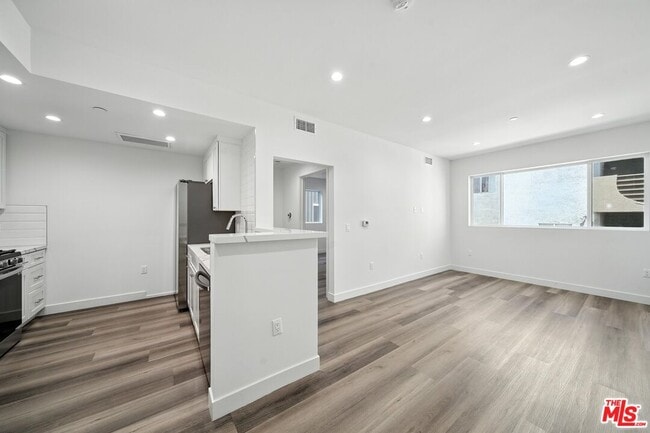 Foto del edificio - 627 N Dillon St