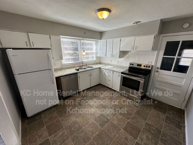 Foto del edificio - 9801 E. 81st. Ter.