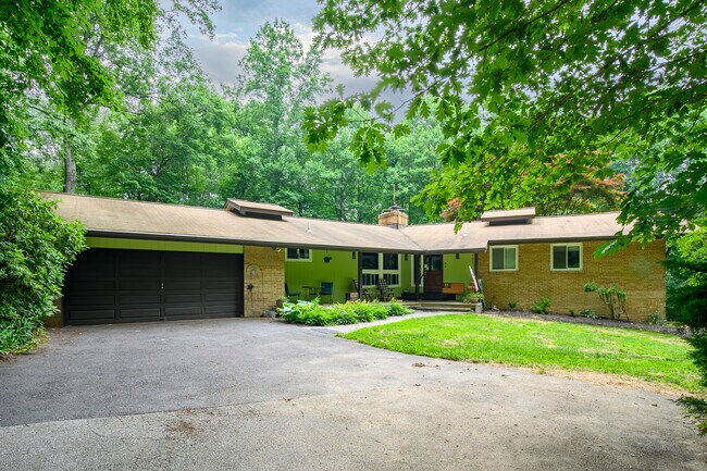 Foto del edificio - 5475 Green Bridge Rd