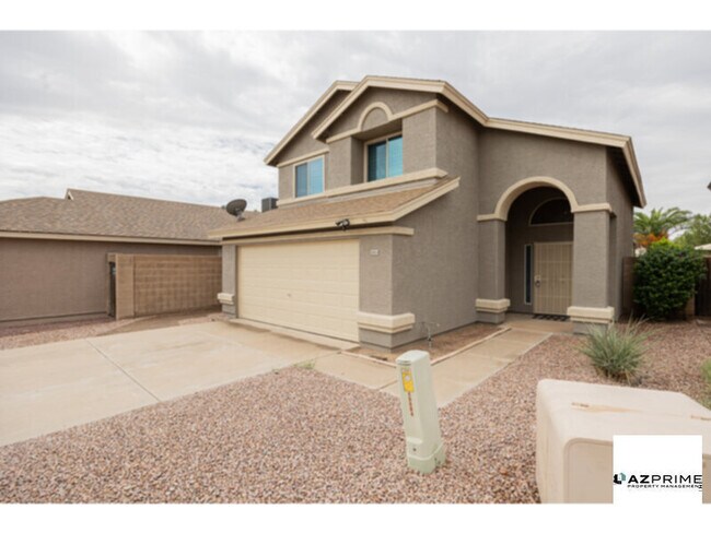 Building Photo - A Rare Find in North Phoenixs Highly Desir...