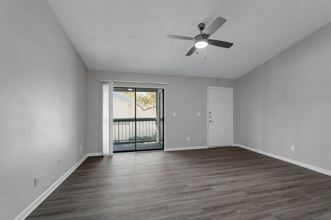 Building Photo - Lakes at 408