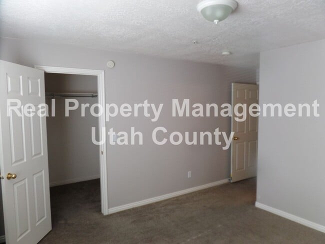 Building Photo - Eagle Mountain Condo