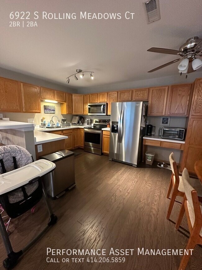 Foto del edificio - Beautifully updated 2 bed 2 full baths in ...
