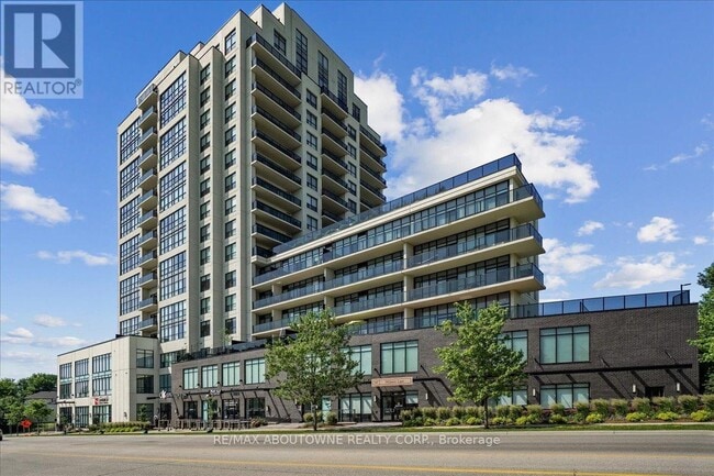 Photo du bâtiment - 150 Wellington St E