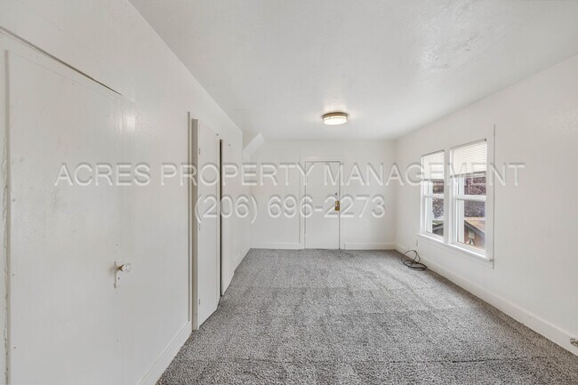 Building Photo - 814 E 34th St