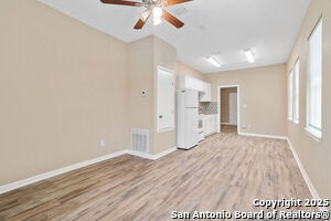 Foto del edificio - 931 W Rosewood Ave