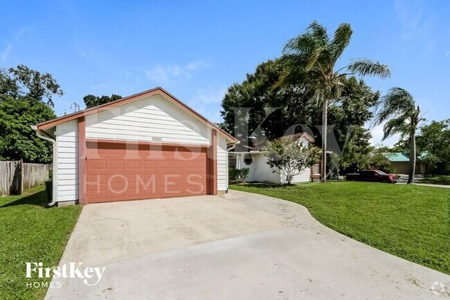 Building Photo - 1401 SW Sudder Ave