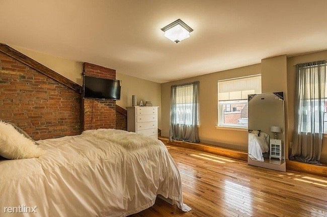 Foto del edificio - 6 br, 3 bath House - 1817 Wrights Way HOUSE