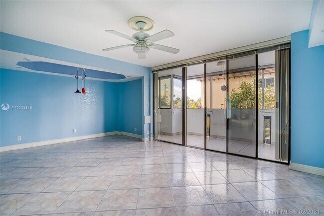 Foto del edificio - 3545 NE 166th St