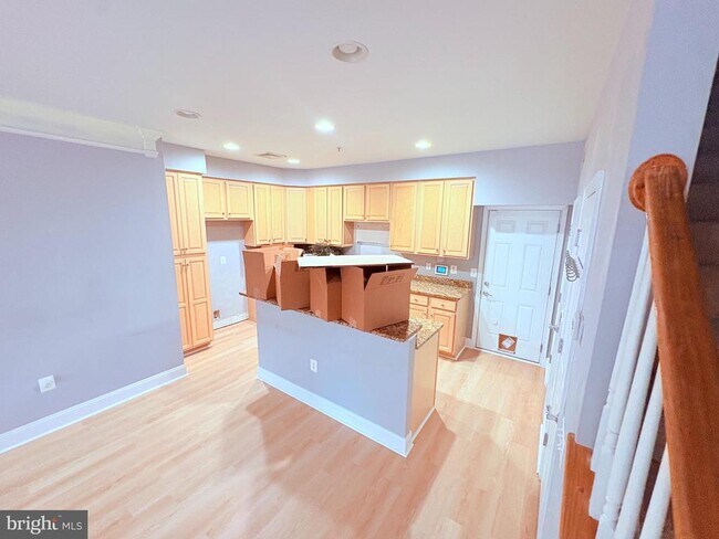 Foto del edificio - 2396 Brookmoor Ln