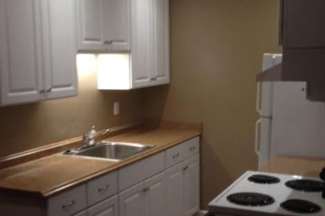 Kitchen - 2715 Joseph Ave Apartments