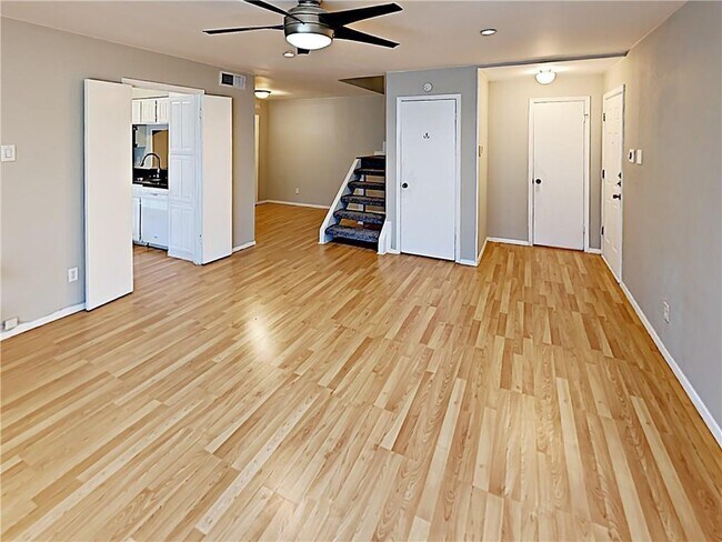 Foto del edificio - 336 Melrose Dr