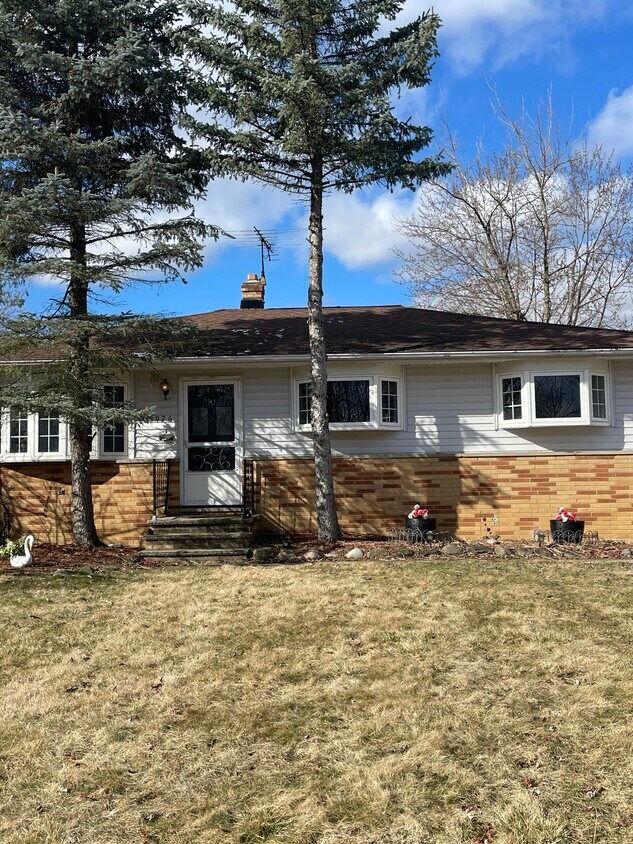 5976 Lehman Dr, Bedford, OH 44146 House Rental in Bedford, OH