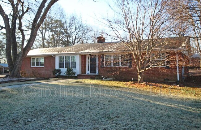 Building Photo - 16 Ashwood Ave