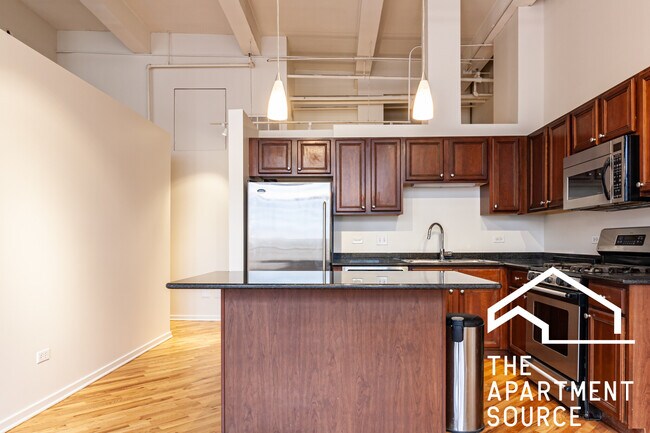 Building Photo - 500 S Clinton St