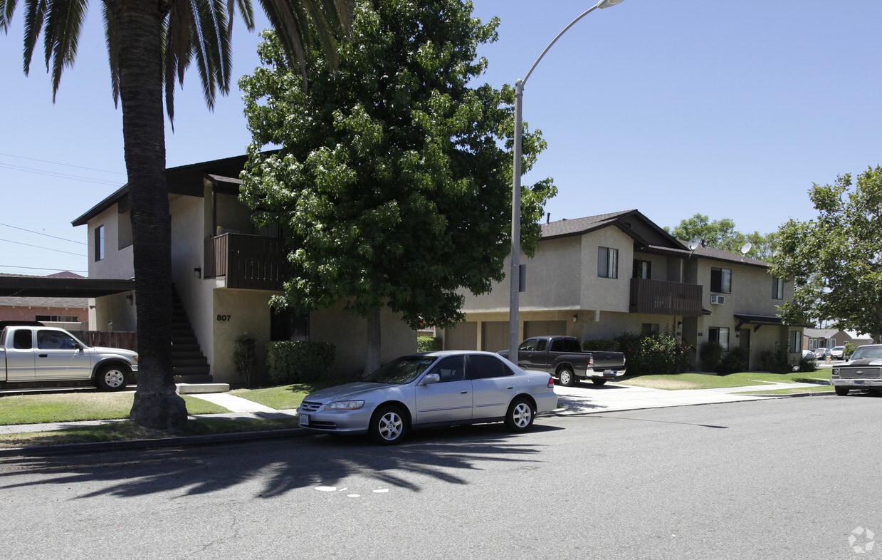 Building Photo - 801-807 S Claudina St