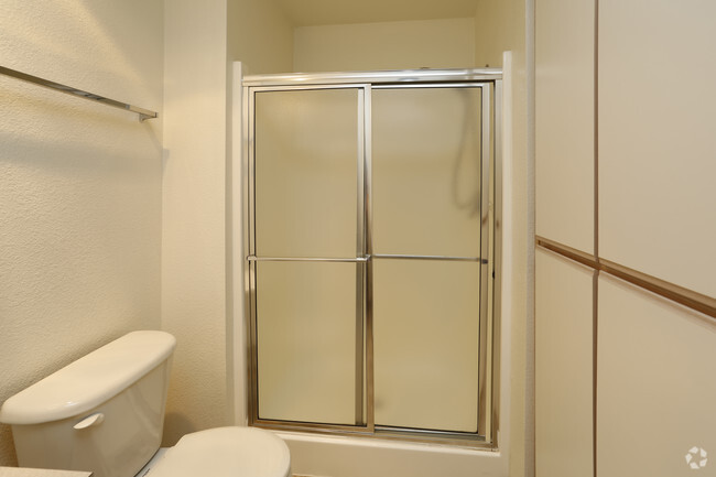 Bathroom - StoneBriar Apartments