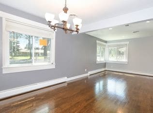 Building Photo - 629 Tana Ln
