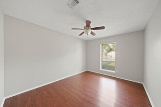 Building Photo - 7227 Colima Dr