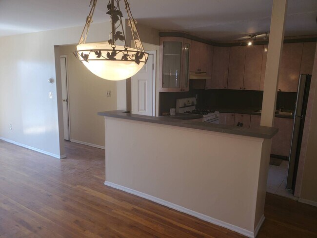 Foto del edificio - 2081 E 57th St